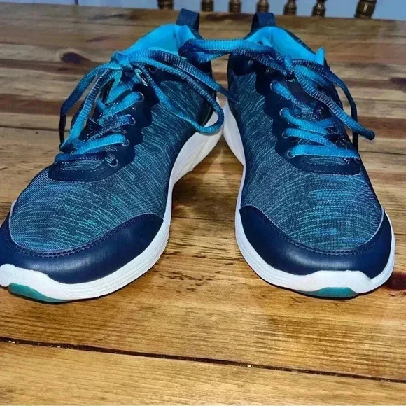 Vionic Comfort running/walking shoe blue/ black colorway - Picture 4 of 13